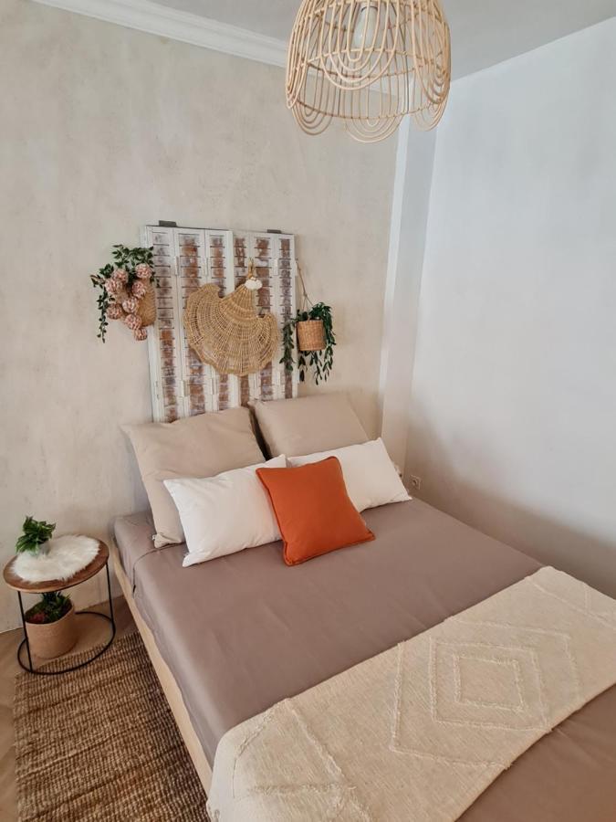 Lunaria Annua Coeur Centre-historique Avignon, A Deux Pas Du Palais, 4-5 Personnes Clim Wifi Appartement